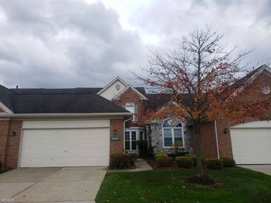 Main picture of 39497 Village Run Dr