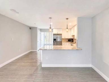 Main picture of 681 Palm View Dr