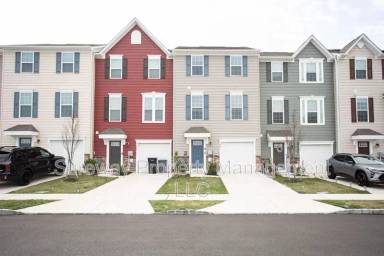 Main picture of 284 Freedom Way