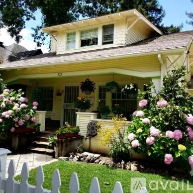 Main picture of 225 Orange St