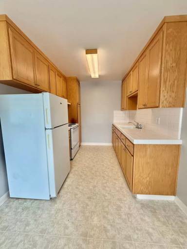 Main picture of 200 W Hamilton Ave