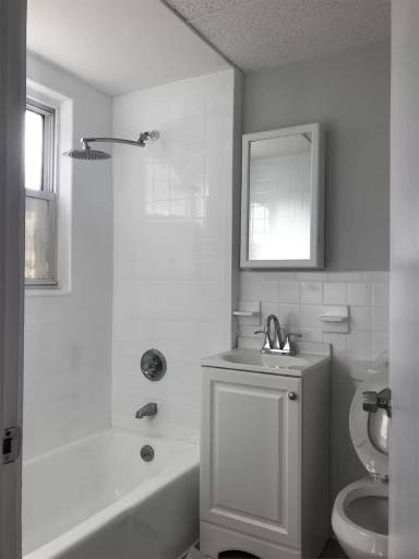 Main picture of 438 Meridian St