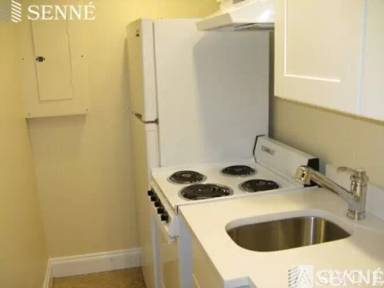 Main picture of 988 Memorial Dr