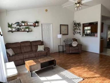 Main picture of 390 Brackin St