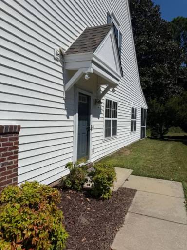 Main picture of 195 Pembroke Ln