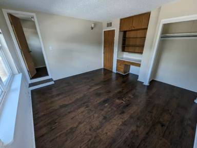 Main picture of 8912 Bellehaven Ave NE