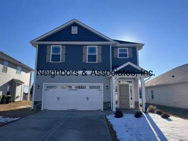 Main picture of 123 Boomer St