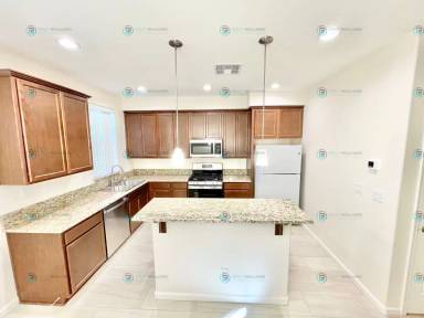Main picture of 907 W End St