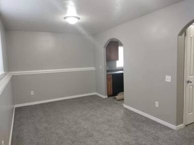 Main picture of 215 W Center St