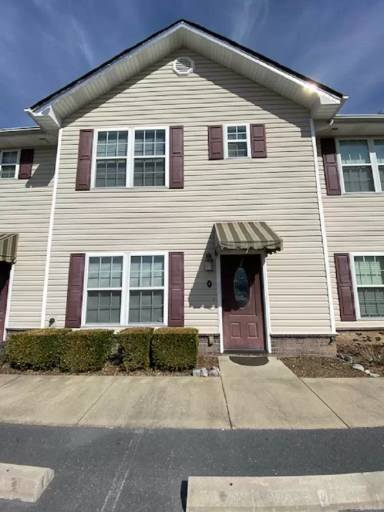 Main picture of 614 N Center St