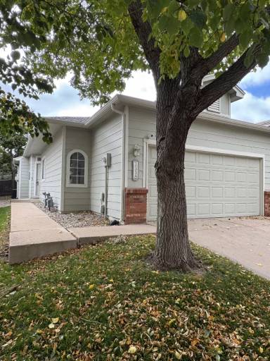 Main picture of 1126 Samuel Pt