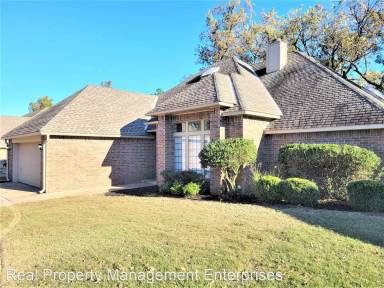 Main picture of 5 Windsor Ct