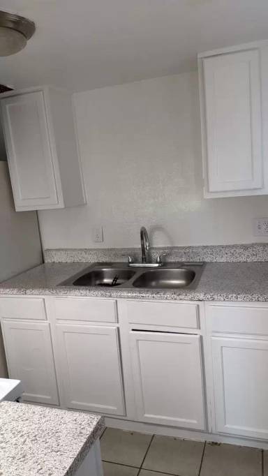 Main picture of 1441 N Jim Miller Rd