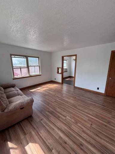 Main picture of 629 S Reno Ave