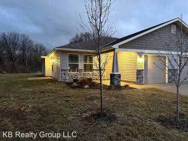 Main picture of 104 SE Little Garden Ln