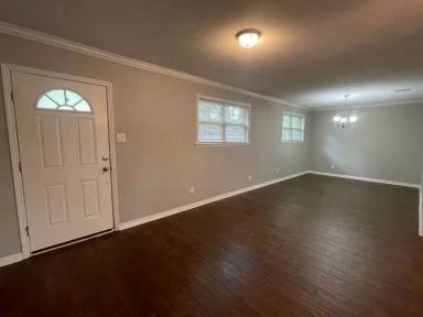 Main picture of 2033 Horton Ave