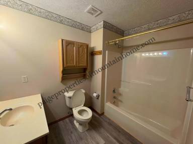 Main picture of 313 Bomber Blvd