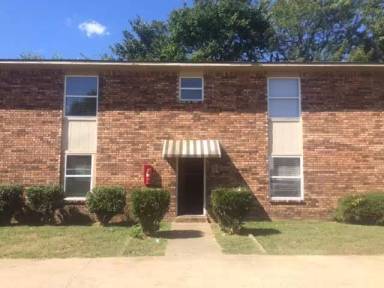 Main picture of 653 N Betty Jo Dr