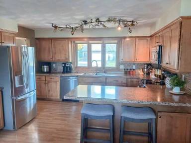 Main picture of 2128 W Seneca Dr