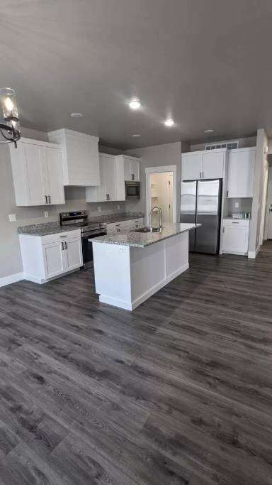 Main picture of 276 Blue Sky Ct
