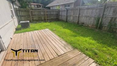 Main picture of 700 Park Dr