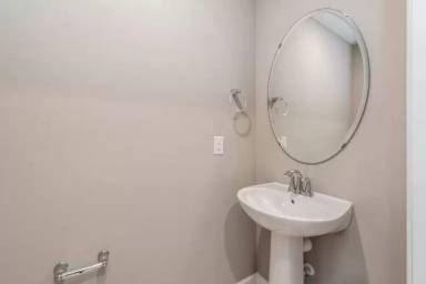 Main picture of 10884 Fountain Pl N