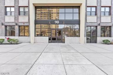Main picture of 88 Clinton Ave