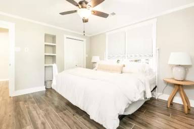 Main picture of 1549 Kemper Ave