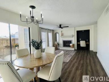 Main picture of University Trace Condominiums