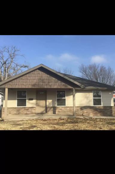 Main picture of 1629 W Hovey St