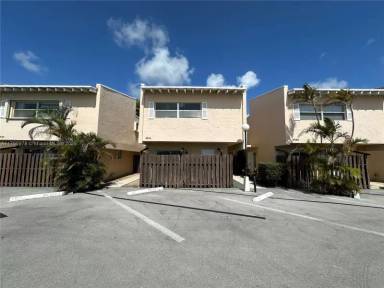 Main picture of 8931 NE 4th Avenue Rd