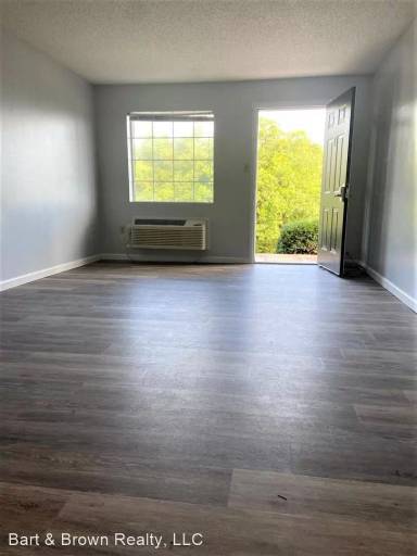 Main picture of 10000 Historic State Highway 165