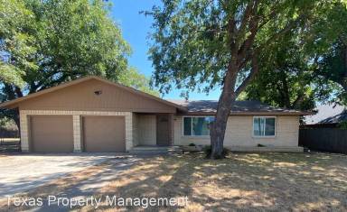 Main picture of 211 S Nolan River Rd