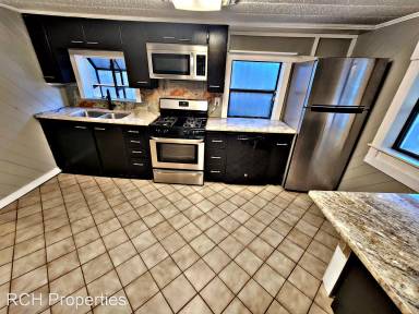 Main picture of 11710 E Gateway Dr SE