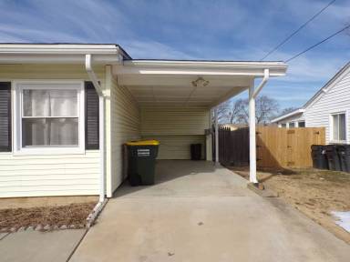 Main picture of 6614 Custer St