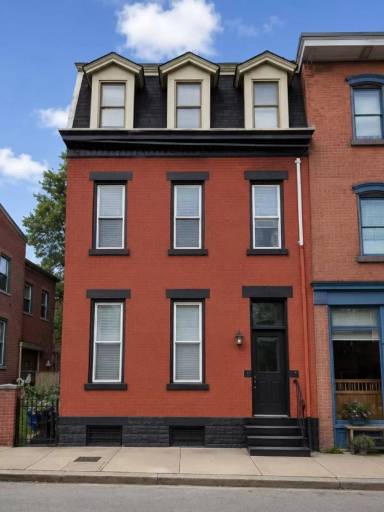 Main picture of 1608 Lowrie St