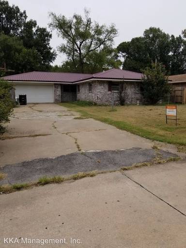 Main picture of 1924 S Santa Fe Pl