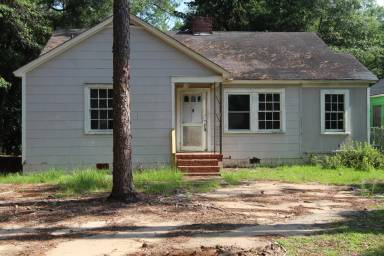 Main picture of 903 W Residence Ave