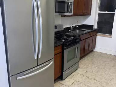 Main picture of 180 Grove St