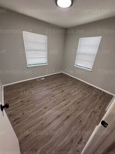 Main picture of 6213 N West Park View St