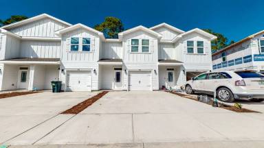 Main picture of 64 Sandhill Pines Dr