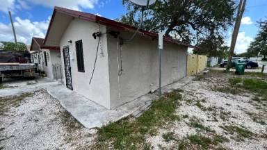 Main picture of 9411 NW 30th Ct