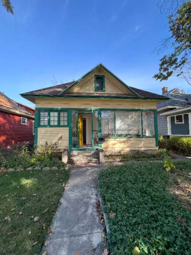 Main picture of 406 E Jefferson St