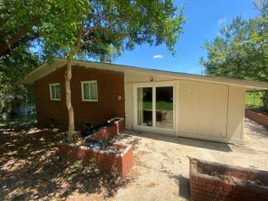 Main picture of 239 Braselman Ave