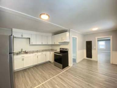 Main picture of 9 Patten Ct