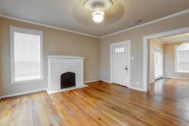 Main picture of 2106 Laurel St