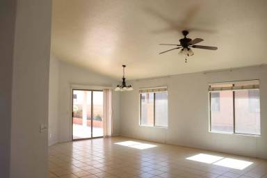 Main picture of 1067 Montrose Ave
