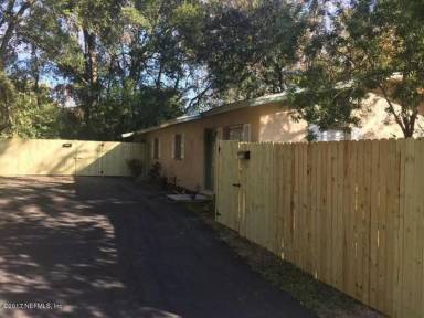 Main picture of 2885 Gilmore St