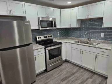 Main picture of 135 E 103rd St