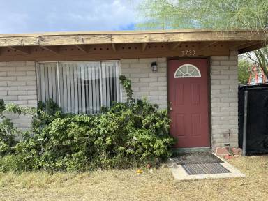 Main picture of 5737 E 24th St